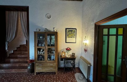 Resale - Villa - Elda