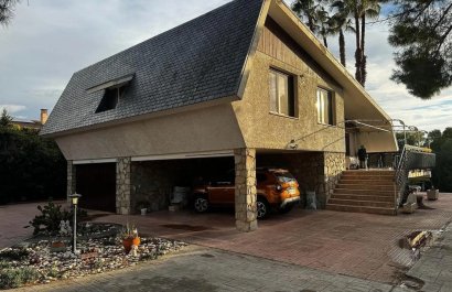 Resale - Villa - Elda