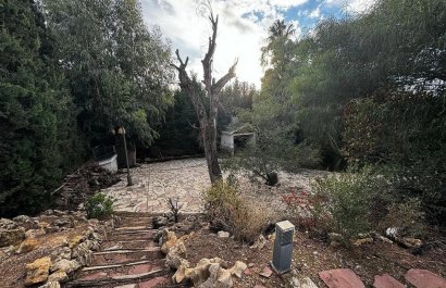 Resale - Villa - Elda