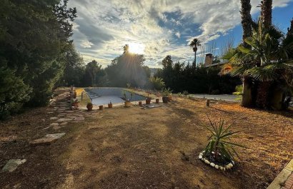 Resale - Villa - Elda