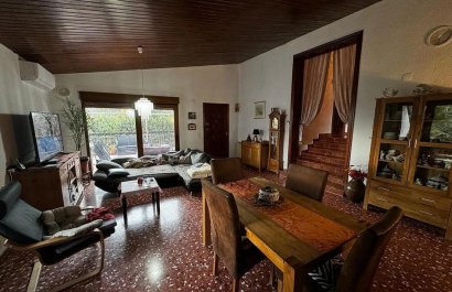 Resale - Villa - Elda