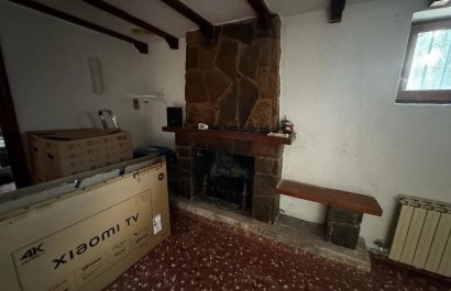 Resale - Villa - Elda