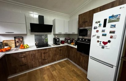 Resale - Villa - Elda