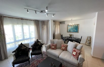 Resale - Apartment / flat - Marbella - Nueva Andalucía