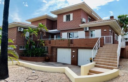 Resale - Villa - Benidorm