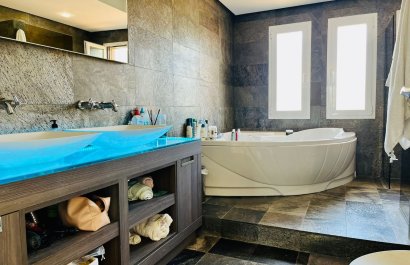 Resale - Villa - Benidorm