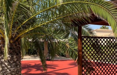 Resale - Villa - Benidorm