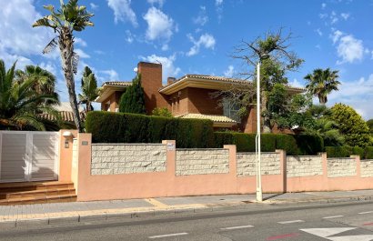 Resale - Villa - Benidorm