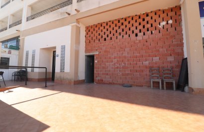 Resale - Commercial - Los Montesinos - Laguna Green