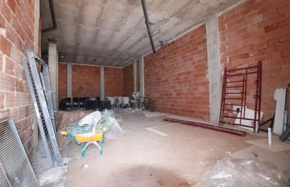 Resale - Commercial - Los Montesinos - Laguna Green