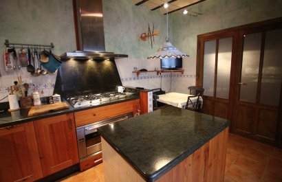 Reventa - Townhouse / Duplex - Blanca