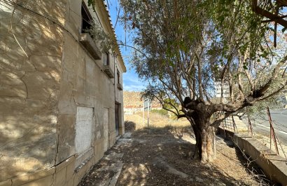 Resale - Townhouse / Duplex / Corner - Blanca