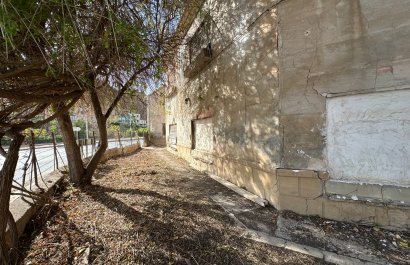 Resale - Townhouse / Duplex / Corner - Blanca