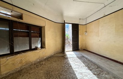 Resale - Townhouse / Duplex / Corner - Blanca