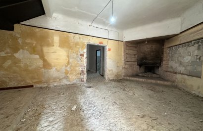 Resale - Townhouse / Duplex / Corner - Blanca