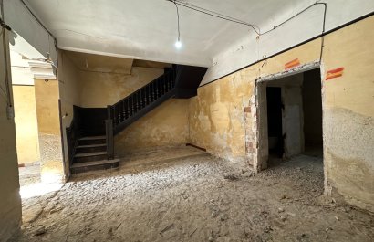 Resale - Townhouse / Duplex / Corner - Blanca