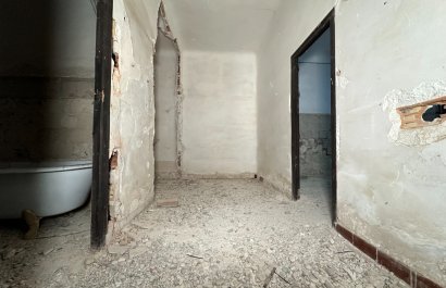 Resale - Townhouse / Duplex / Corner - Blanca