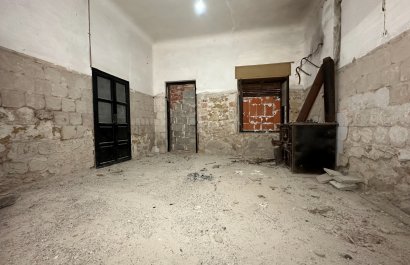 Resale - Townhouse / Duplex / Corner - Blanca