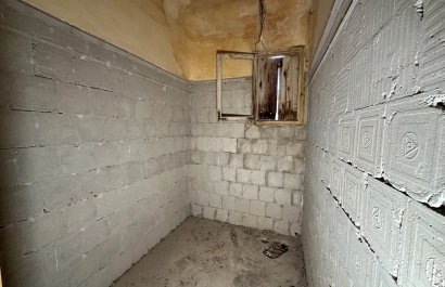 Resale - Townhouse / Duplex / Corner - Blanca