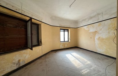 Resale - Townhouse / Duplex / Corner - Blanca