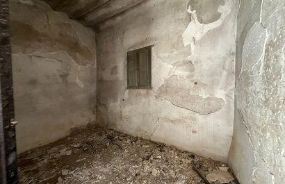 Resale - Townhouse / Duplex / Corner - Blanca