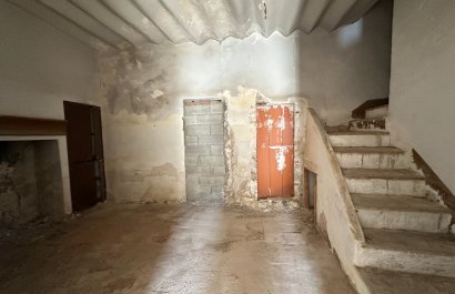 Resale - Townhouse / Duplex / Corner - Blanca