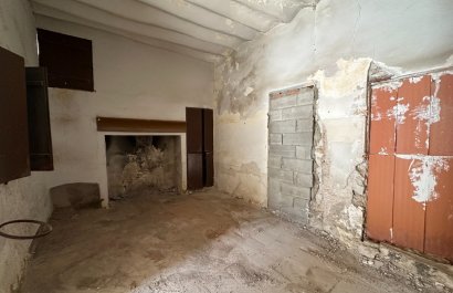 Resale - Townhouse / Duplex / Corner - Blanca