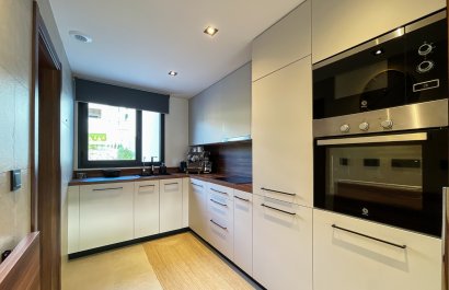 Resale - Apartment / flat - Marbella - Nueva Andalucía