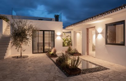 Resale - Villa - Marbella - Nueva Andalucía