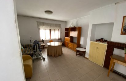 Resale - Townhouse / Duplex / Corner - Sax