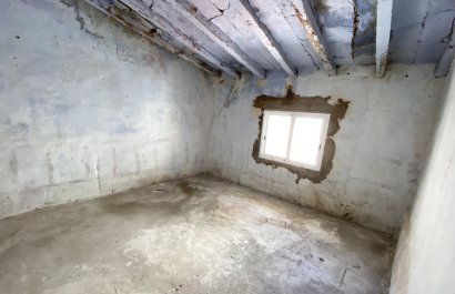 Resale - Townhouse / Duplex / Corner - Sax