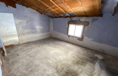 Resale - Townhouse / Duplex / Corner - Sax