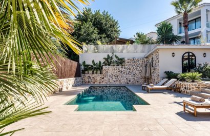 Resale - Villa - Marbella - Nueva Andalucía