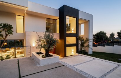 Resale - Villa - Marbella - Nagueles