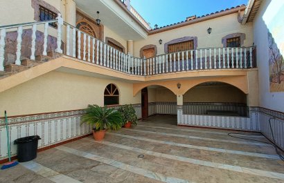 Reventa - Townhouse / Duplex - Algueña