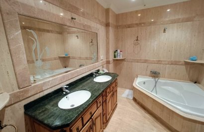 Reventa - Townhouse / Duplex - Algueña