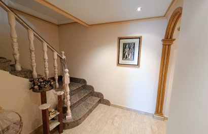 Reventa - Townhouse / Duplex - Algueña