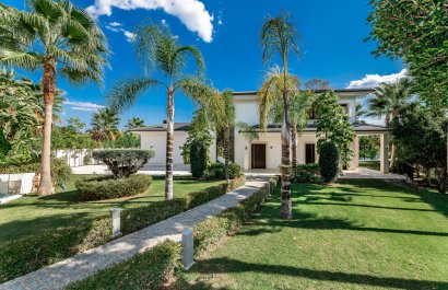 Resale - Villa - Marbella - Nueva Andalucía