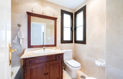 Resale - Apartment / flat - Benahavís - Los Arqueros