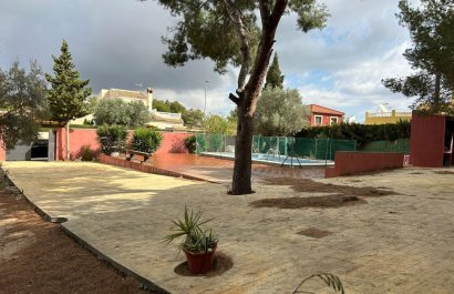 Reventa - Villa - San Miguel de Salinas - Urbanizaciones