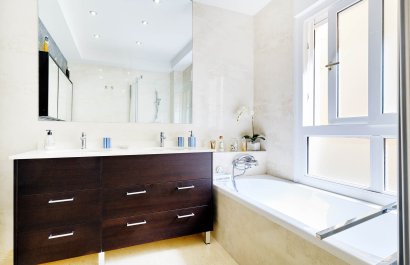 Resale - Apartment / flat - Torrevieia - Center