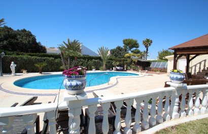 Resale - Villa - Torrevieia - Punta Prima