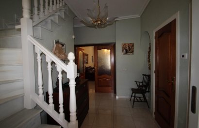 Resale - Villa - Torrevieia - Punta Prima