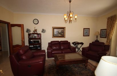 Resale - Villa - Torrevieia - Punta Prima