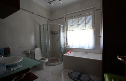 Resale - Villa - Torrevieia - Punta Prima