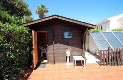Resale - Villa - Torrevieia - Punta Prima