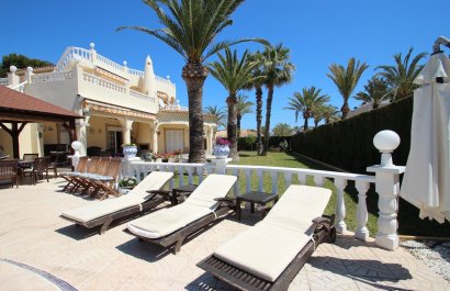 Resale - Villa - Torrevieia - Punta Prima