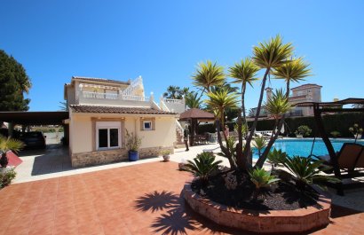 Resale - Villa - Torrevieia - Punta Prima