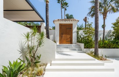 Resale - Villa - Marbella - Nueva Andalucía