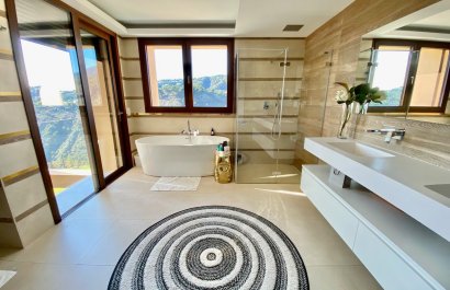 Resale - Apartment / flat - Benahavís - La Quinta